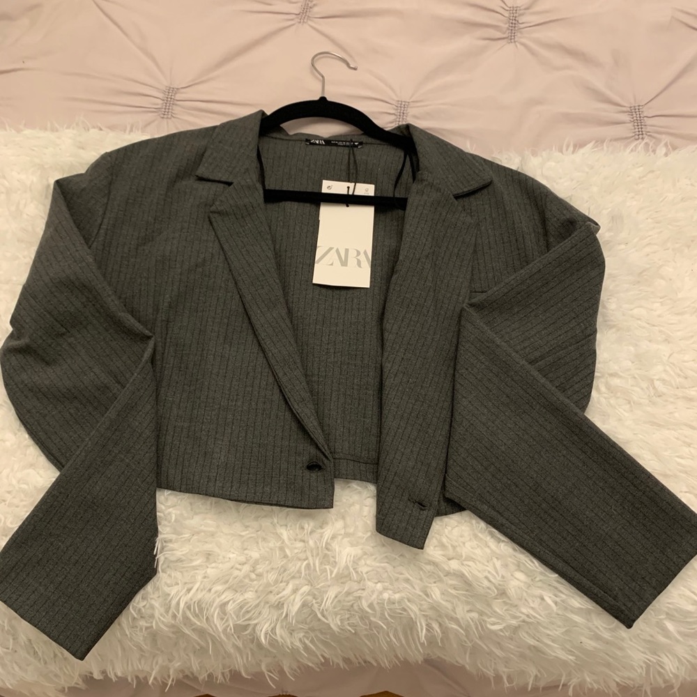 GREY CROPPED ZARA BLAZER SIZE MEDIUM